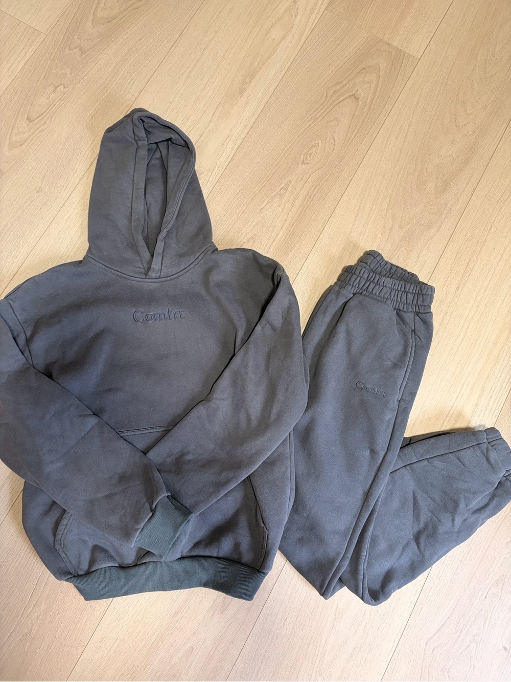 Comfrt dark grey set